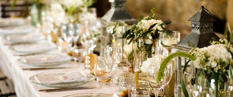 Table de mariage décorée et fleurie